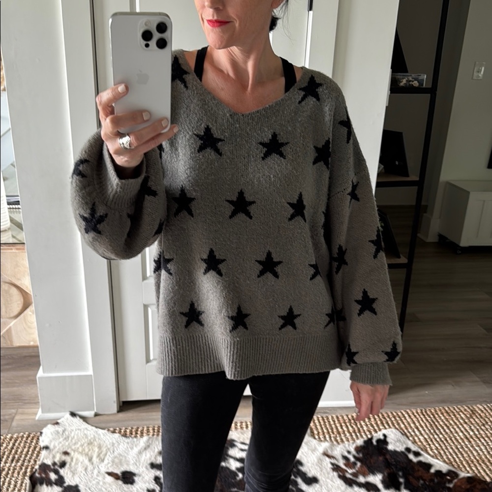 Gray Oversized V-Nevk Star Pattern Sweater